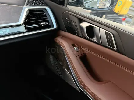 BMW X7 2024 года за 78 550 000 тг. в Алматы – фото 2