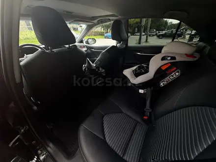 Toyota Camry 2022 года за 15 000 000 тг. в Алматы – фото 11