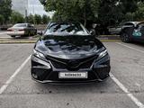 Toyota Camry 2022 года за 15 000 000 тг. в Алматы