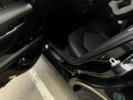Toyota Camry 2022 года за 15 000 000 тг. в Алматы – фото 9