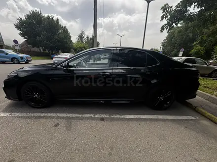 Toyota Camry 2022 года за 15 000 000 тг. в Алматы – фото 7