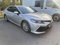 Toyota Camry 2021 года за 15 300 000 тг. в Астана – фото 2