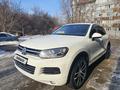 Volkswagen Touareg 2011 годаfor12 900 000 тг. в Алматы – фото 2