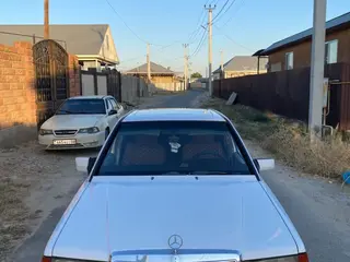 Mercedes-Benz 190