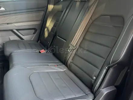 Volkswagen Teramont 2022 года за 21 290 000 тг. в Алматы – фото 15