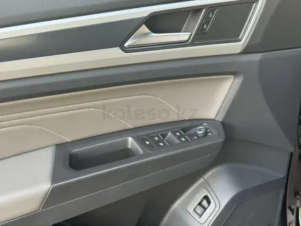 Volkswagen Teramont 2022 года за 21 290 000 тг. в Алматы – фото 9