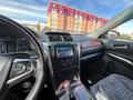 Toyota Camry 2015 года за 12 500 000 тг. в Актобе – фото 16