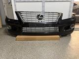Бампер перед оригинал б/у на LEXUS LX 570 за 120 000 тг. в Алматы