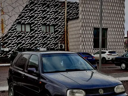 Volkswagen Golf 1993 года за 900 000 тг. в Экибастуз