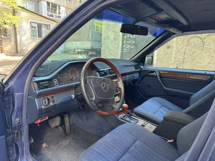 Mercedes-Benz E 220 1993 года за 2 000 000 тг. в Алматы – фото 7