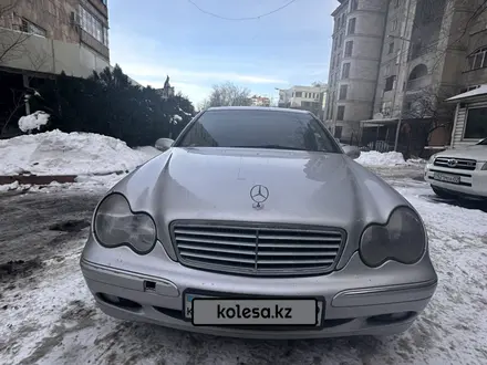 Mercedes-Benz C 220 2002 года за 3 200 000 тг. в Алматы – фото 2