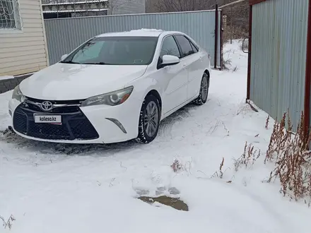 Toyota Camry 2015 года за 5 300 000 тг. в Актобе – фото 3