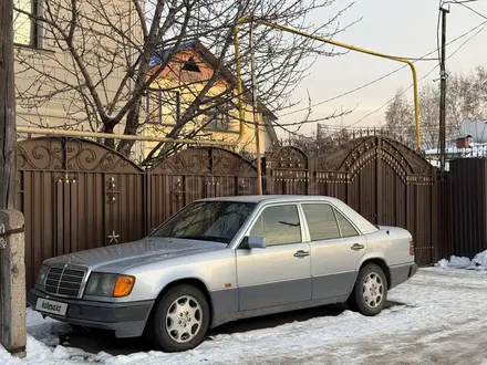 Mercedes-Benz E 230 1992 года за 1 500 000 тг. в Алматы