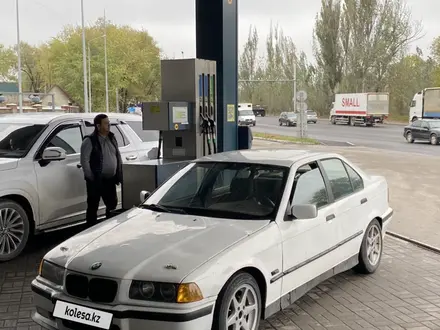 BMW 320 1991 года за 900 000 тг. в Алматы – фото 4