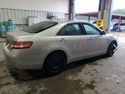 Toyota Camry 2010 года за 2 500 000 тг. в Атырау – фото 3