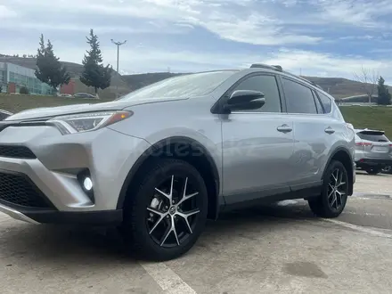 Toyota RAV4 2018 года за 10 400 000 тг. в Актобе – фото 4