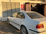 BMW M5 1998 года за 1 300 000 тг. в Сарыагаш – фото 2