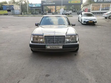 Mercedes-Benz E 230 1991 года за 2 300 000 тг. в Есик – фото 3