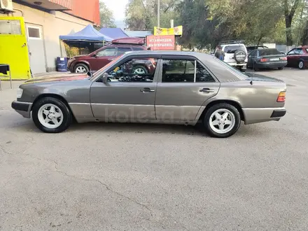 Mercedes-Benz E 230 1991 года за 2 300 000 тг. в Есик – фото 6