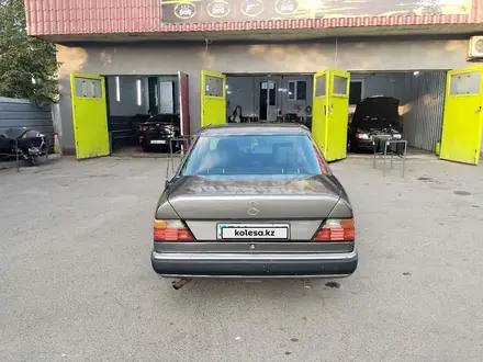 Mercedes-Benz E 230 1991 года за 2 300 000 тг. в Есик
