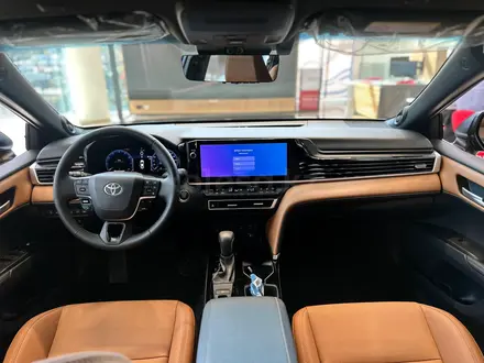 Toyota Camry Luxe 2025 года за 23 690 000 тг. в Алматы – фото 16