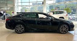Toyota Camry Luxe 2025 года за 24 690 000 тг. в Алматы – фото 5