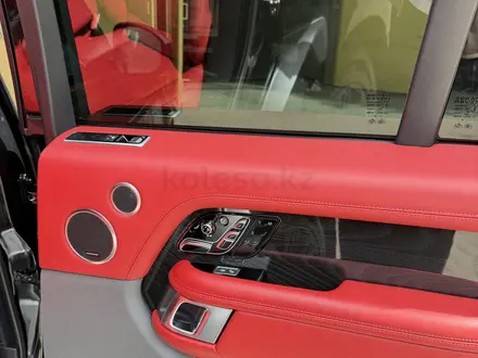 Land Rover Range Rover 2019 года за 50 000 000 тг. в Алматы – фото 17