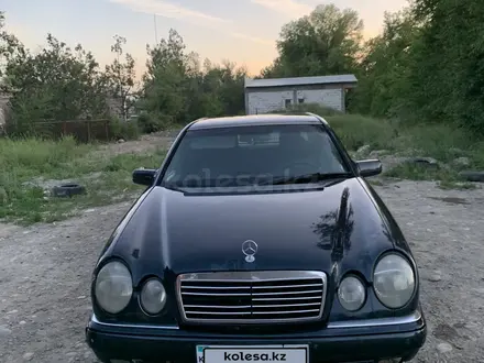 Mercedes-Benz E 280 1996 года за 1 700 000 тг. в Алматы