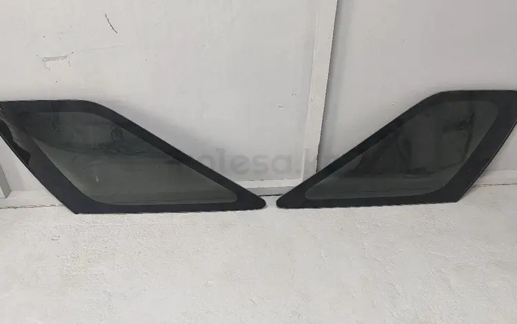 Стекло глухое багажника за 55 000 тг. в Алматы