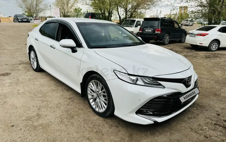 Toyota Camry 2019 годаfor13 500 000 тг. в Астана