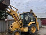 Komatsu  WB93R-5 2012 года за 20 000 000 тг. в Алматы