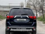 Mitsubishi Outlander 2016 годаүшін9 800 000 тг. в Шымкент – фото 4