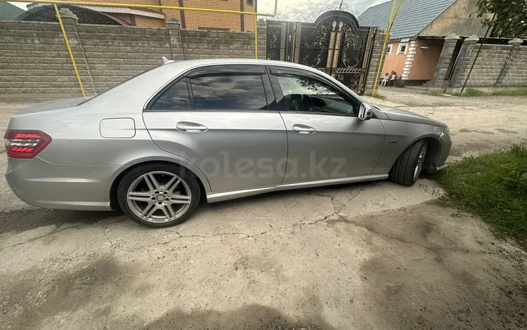 Mercedes-Benz E 200 2011 годаfor7 000 000 тг. в Алматы