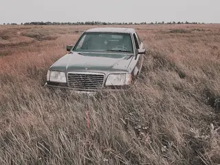 Mercedes-Benz E 230