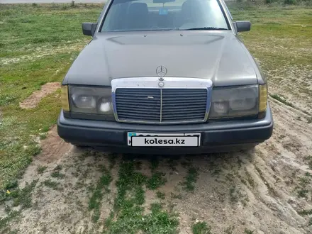 Mercedes-Benz E 260 1990 года за 1 500 000 тг. в Уральск – фото 4