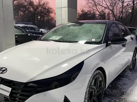 Hyundai Elantra 2023 года за 8 900 000 тг. в Алматы – фото 2