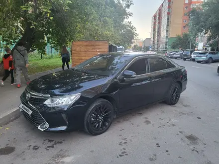 Toyota Camry 2015 года за 10 500 000 тг. в Астана – фото 2