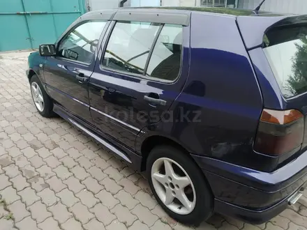 Volkswagen Golf 1996 года за 2 000 000 тг. в Алматы – фото 6