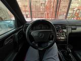 Mercedes-Benz E 200 1997 года за 2 500 000 тг. в Семей – фото 4