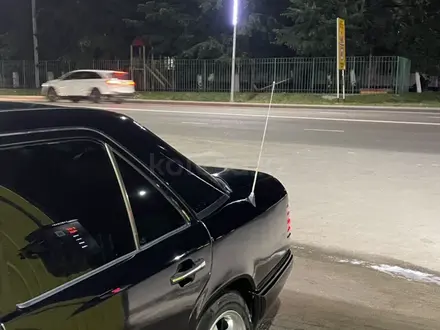 Mercedes-Benz E 320 1995 года за 2 500 000 тг. в Алматы – фото 2