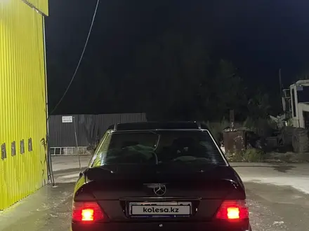 Mercedes-Benz E 320 1995 года за 2 500 000 тг. в Алматы – фото 4