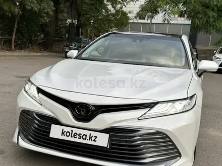 Toyota Camry 2019 года за 14 800 000 тг. в Алматы