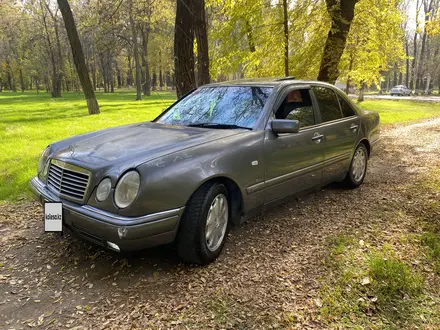 Mercedes-Benz E 320 1996 года за 2 900 000 тг. в Тараз – фото 7