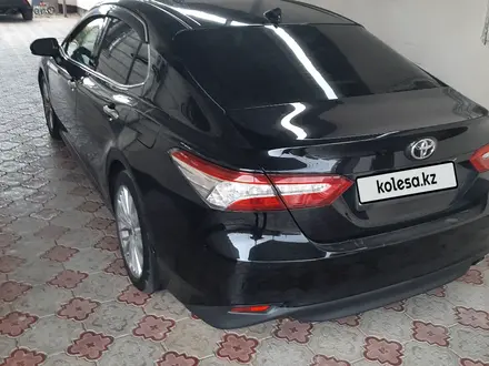 Toyota Camry 2020 года за 12 500 000 тг. в Тараз – фото 3