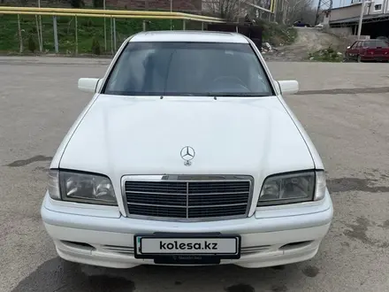 Mercedes-Benz C 220 1994 года за 2 200 000 тг. в Алматы