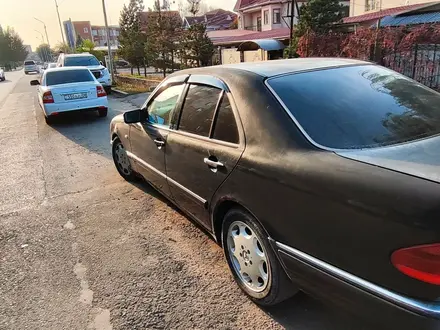 Mercedes-Benz E 280 1997 года за 2 000 000 тг. в Алматы – фото 6