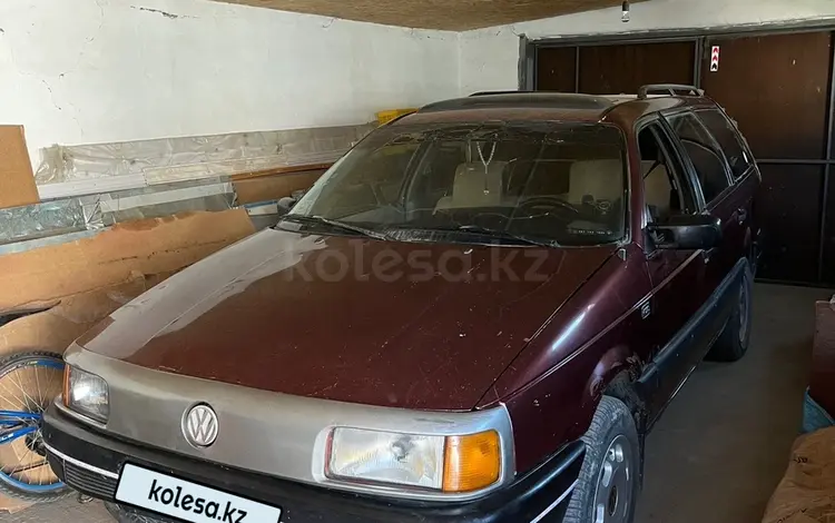 Volkswagen Passat 1990 годаfor1 100 000 тг. в Уральск