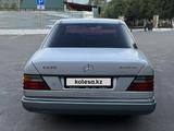 Mercedes-Benz E 220 1994 года за 1 580 000 тг. в Алматы – фото 4