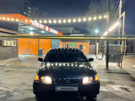 Toyota Camry 2000 года за 2 700 000 тг. в Сарканд