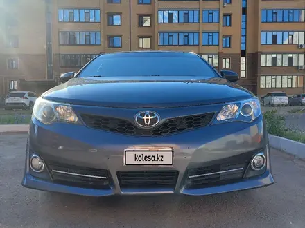 Toyota Camry 2013 года за 6 000 000 тг. в Уральск – фото 2